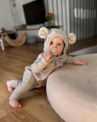 Nathanek v overalu Beige 🤍 ten je nyní skoro vyprodaný, ale najdete na eshopu podobný v odstínu Sand 🙂 Nejlepší overaly na...