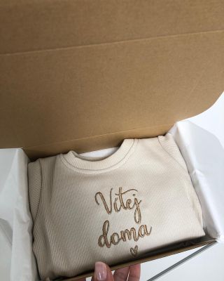 Vítej doma, nejmilejší.. ušito a připraveno k odeslání Vel. 62 cena 499,- První den doma je kouzelný. A právě proto jsme...